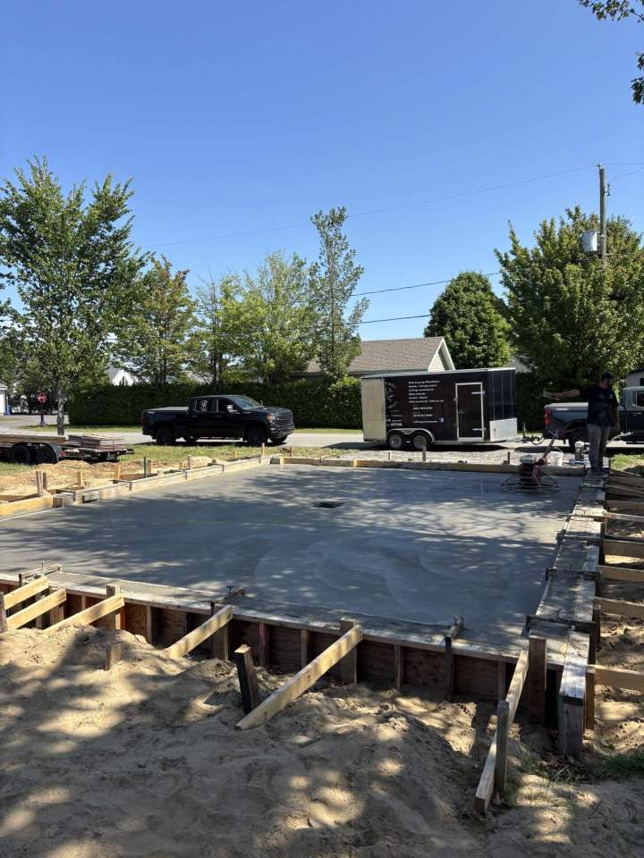 Coffrage de béton, Lévis